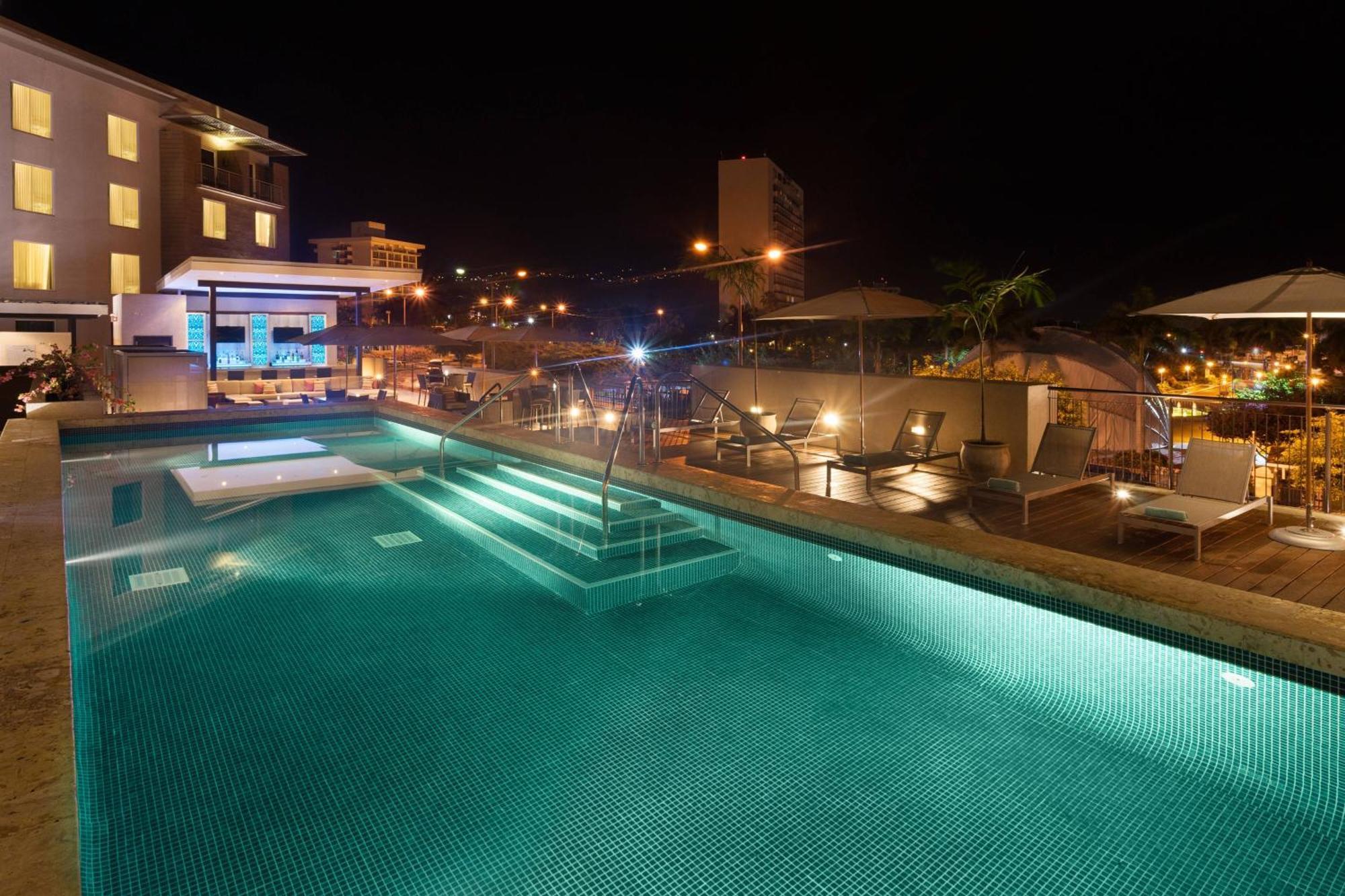 Courtyard By Marriott Kingston, Jamaica Hotell Eksteriør bilde
