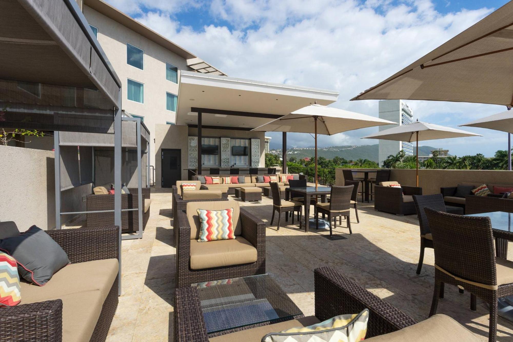 Courtyard By Marriott Kingston, Jamaica Hotell Eksteriør bilde