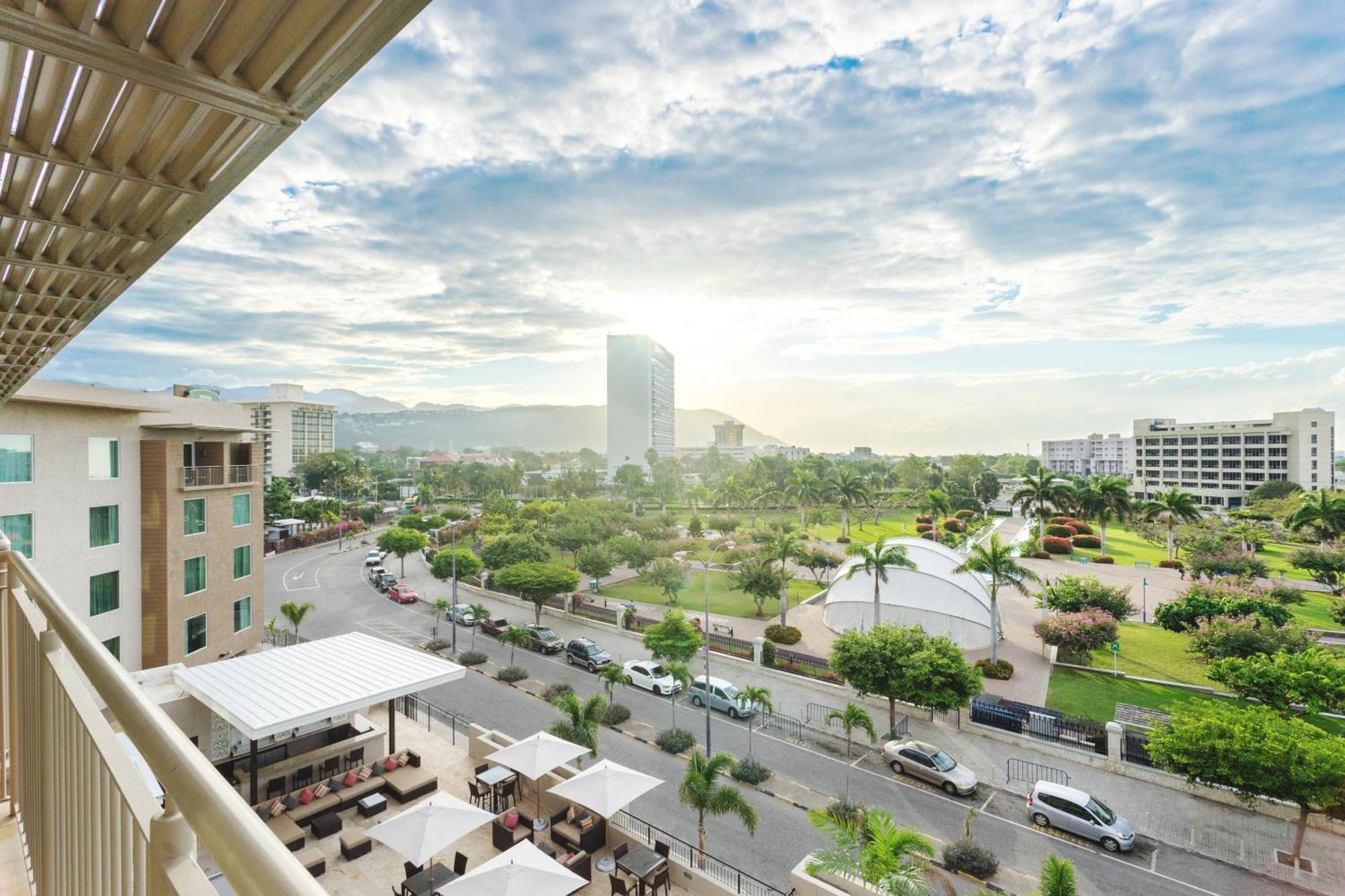 Courtyard By Marriott Kingston, Jamaica Hotell Eksteriør bilde